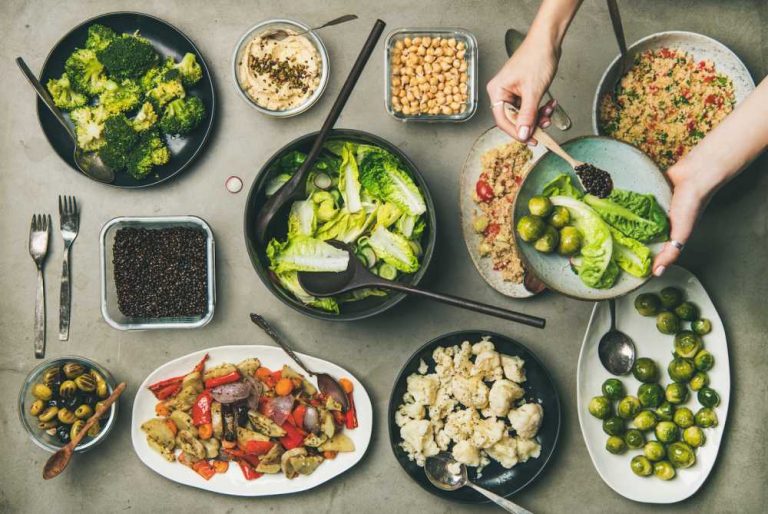 the-pros-and-cons-of-being-your-own-nutritionist-professional-content